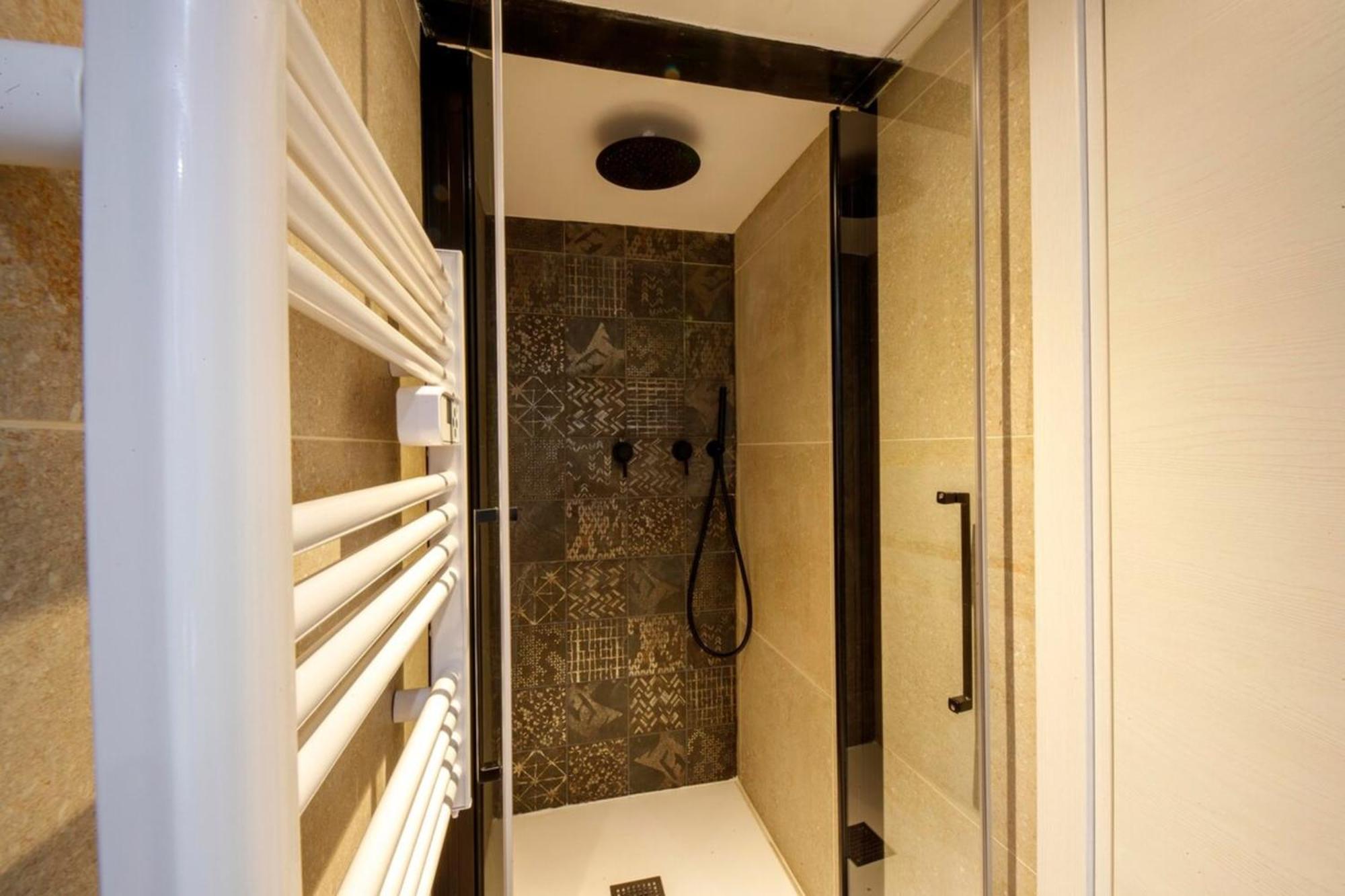 06A2 - Heart Of Old Nice Beautiful Renovated Apartment 外观 照片