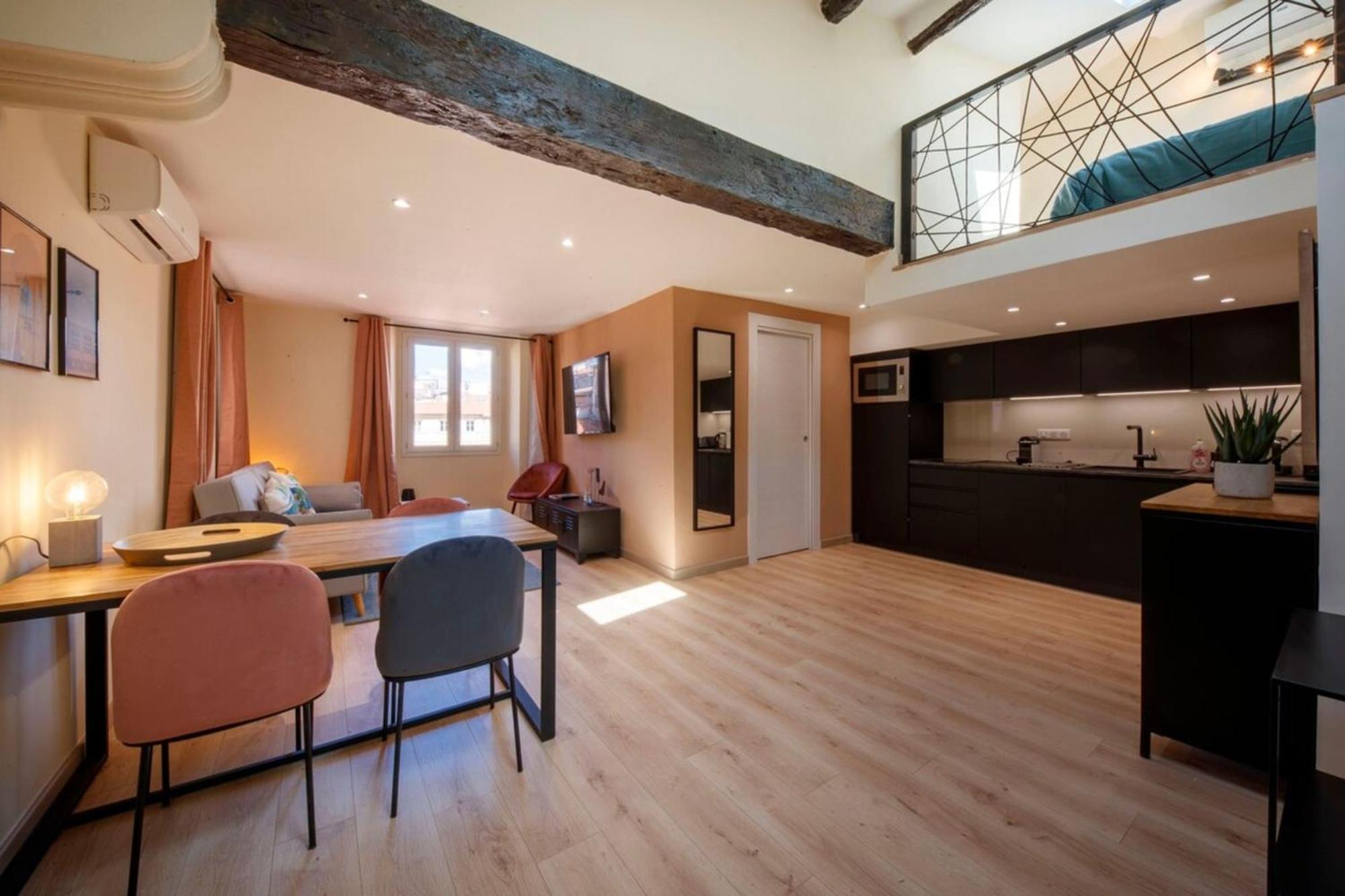 06A2 - Heart Of Old Nice Beautiful Renovated Apartment 外观 照片